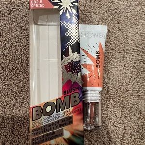Flower Blush Bomb shade Spiced